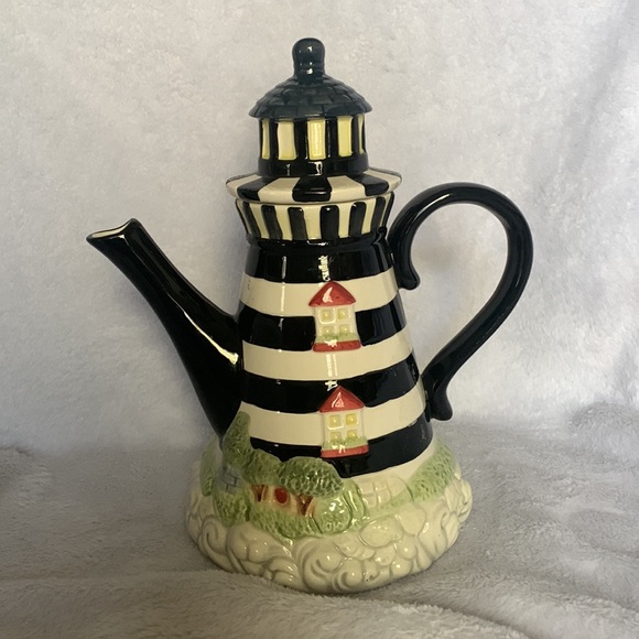 Adorable Ceramic Lighthouse Teapot 9.5” Excellent Condition Beach Kitchen - Picture 3 of 7